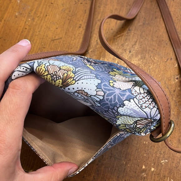 Cute Blue Floral Sakroots Purse - Picture 4 of 7